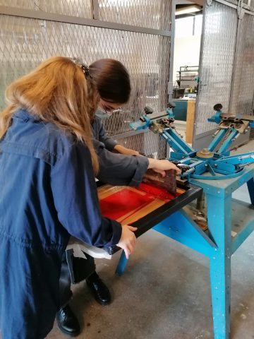 Atelier de sérigraphie autour de l’exposition « Revêtement, cicatrices polychromes » de Flora Moscovici - 0